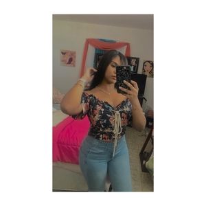 Meet your Posher, Gabriela